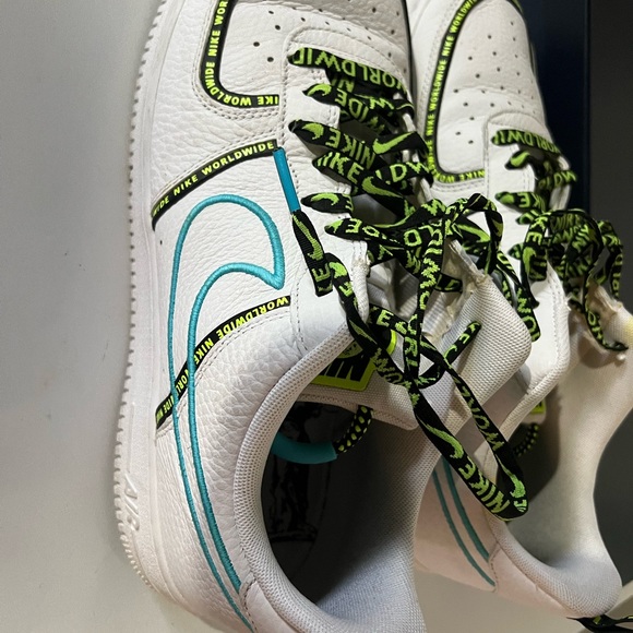 Air Force 1 '07 Premium 'Worldwide Pack - Blue Fury' - Picture 2 of 3